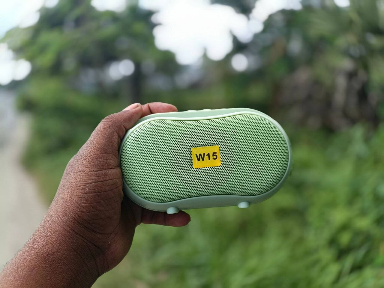 W15 Bluetooth Speaker – স্টাইলিশ লুক + পাওয়ারফুল পারফরম্যান্স! 🔥